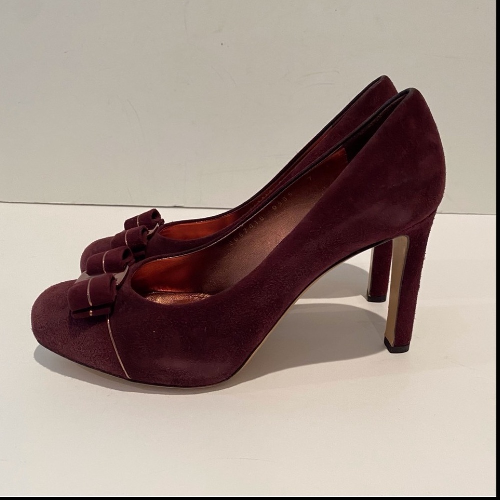 🆕 Salvatore Ferragamo Suede Pumps NIB - Picture 6 of 13